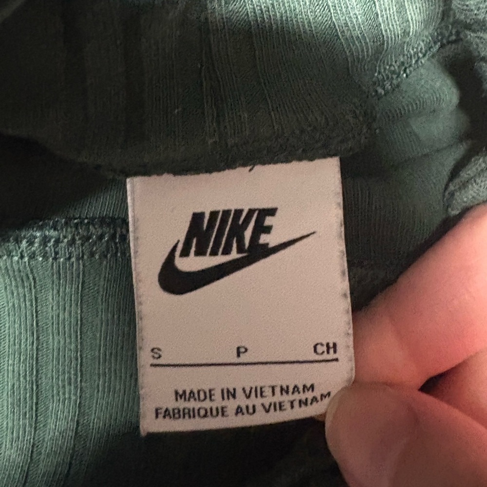 Nike mini swoosh ribbed jersey long-sleeved top women’s small green wide sleeve - Picture 4 of 6